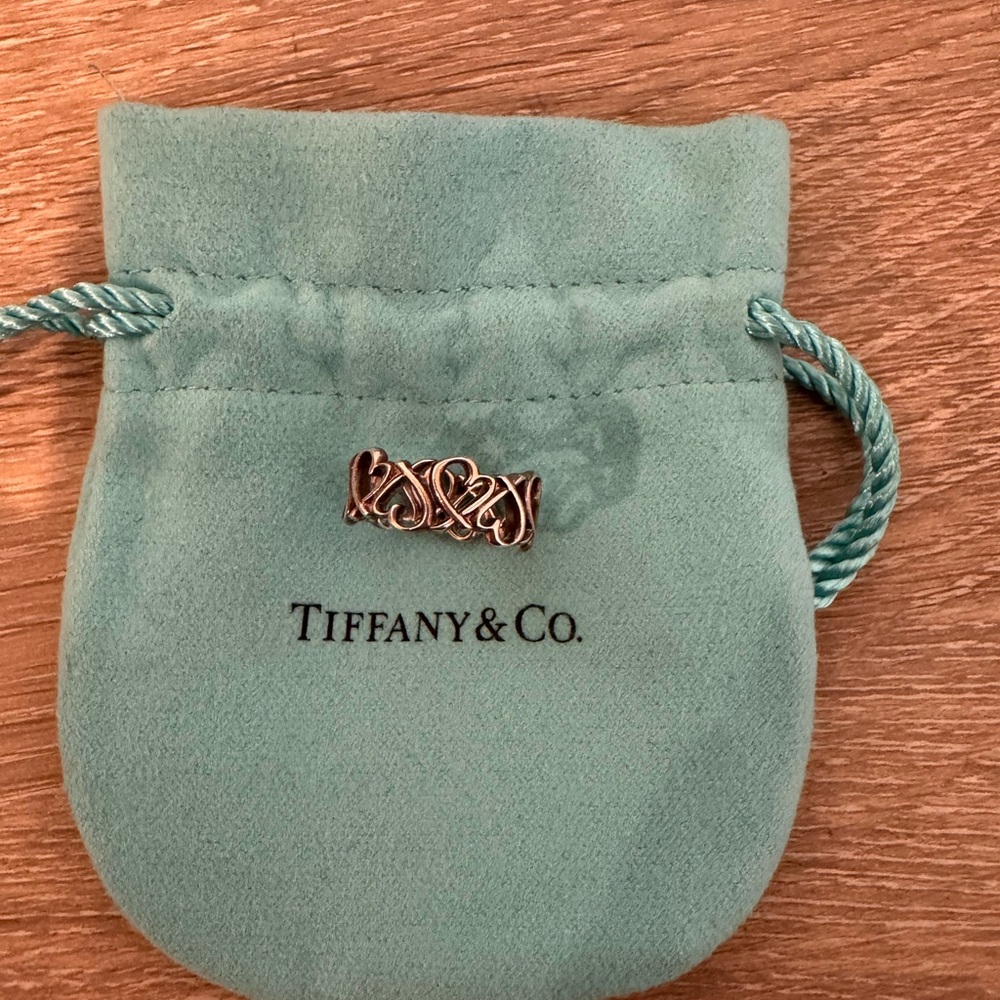 🌟SOLD🌟Tiffany & Co. Silver Heart Motif Band